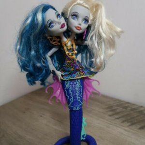 Peri and Pearl monster high doll